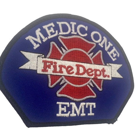 Medic One Fire Department (Washington) EMT Shoulder Patch Embroidered NOS - Picture 3 of 6